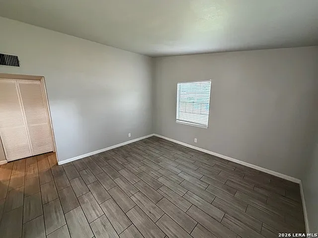 5143 Village Lawn — Photo 2
