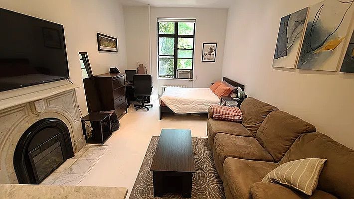 1st image of 72 Irving Pl APT 3B
