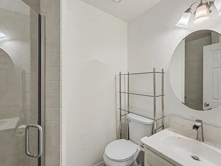 1511 Seneca Cir #131 — Photo 9