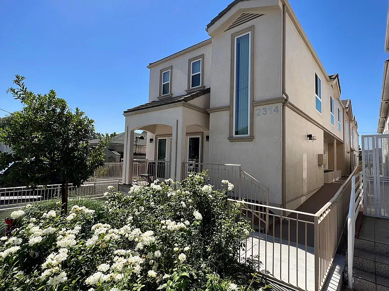 2314 Montrose Ave #E — Photo 21