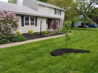 9 W Edgewater Dr, Fulton, NY 13069