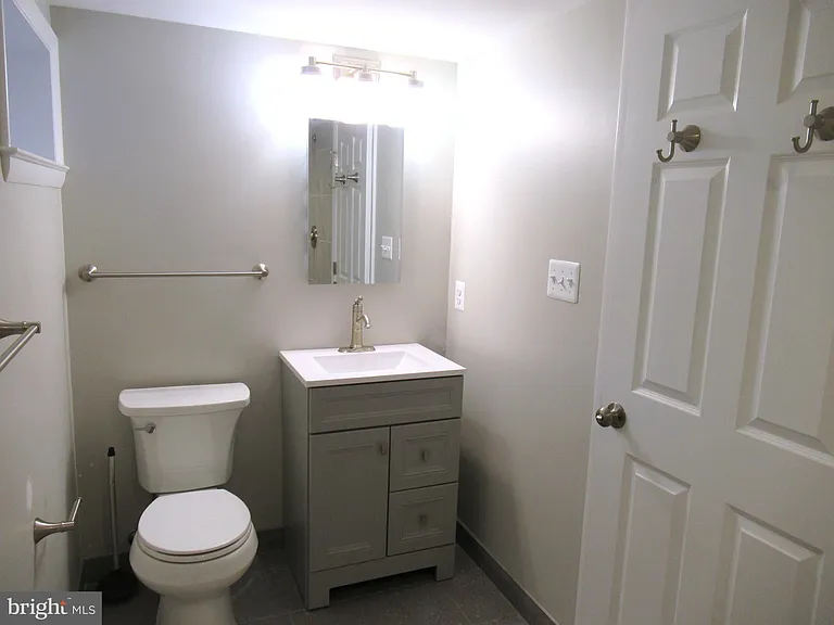 2142 N Stafford St #1 — Photo 26