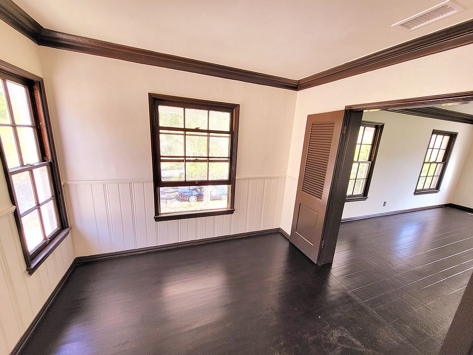 Separate dining room that could be used as an office or separate bedroom