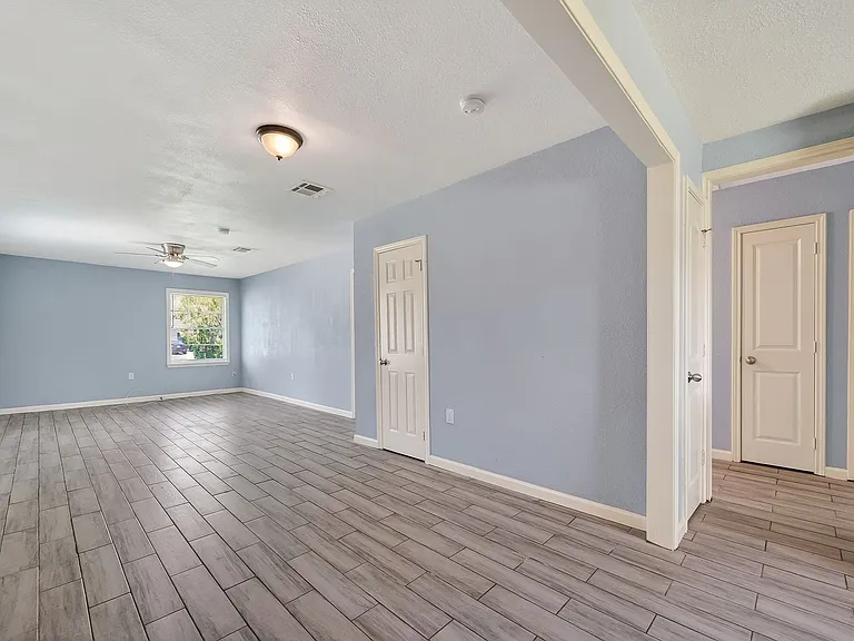 6022 Lyndhurst Dr — Photo 7