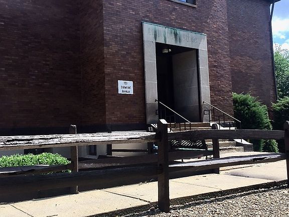 3rd image of 230 Oakwood Ave APT 4