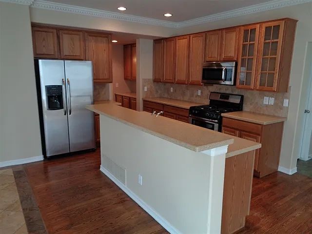 4 bed, 2.5 bath, 2661 sqft, $3,520 — Photo 4