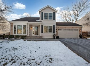 1370 Bristol Trail Rd, Lake Zurich, IL 60047