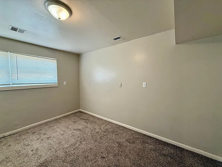 2424 W Savannah St — Photo 11