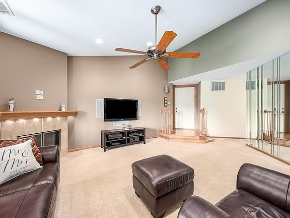 4th image of 9823 Mill Dr W APT E2