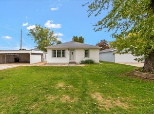 324 Elk Run St, Elk Run Heights, IA 50707