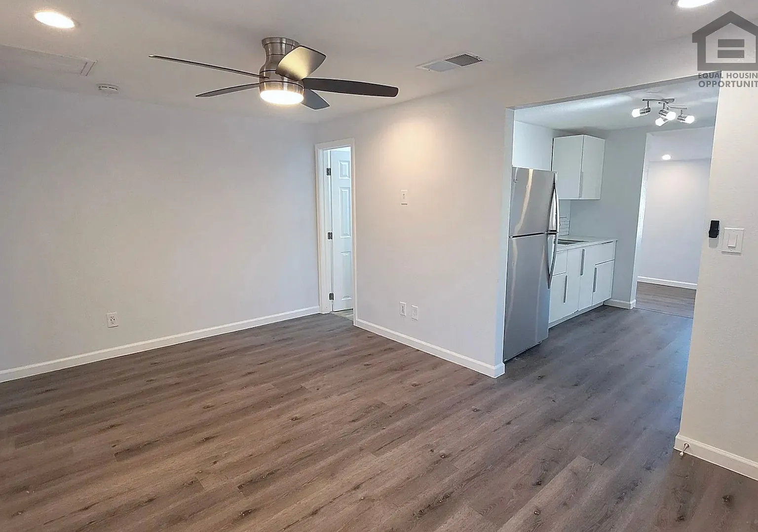 1445 E Taylor St — Photo 3