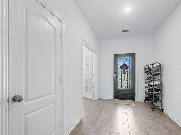 5th image of 31243 Conover Dr