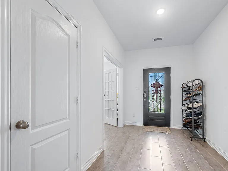 31243 Conover Dr — Photo 5