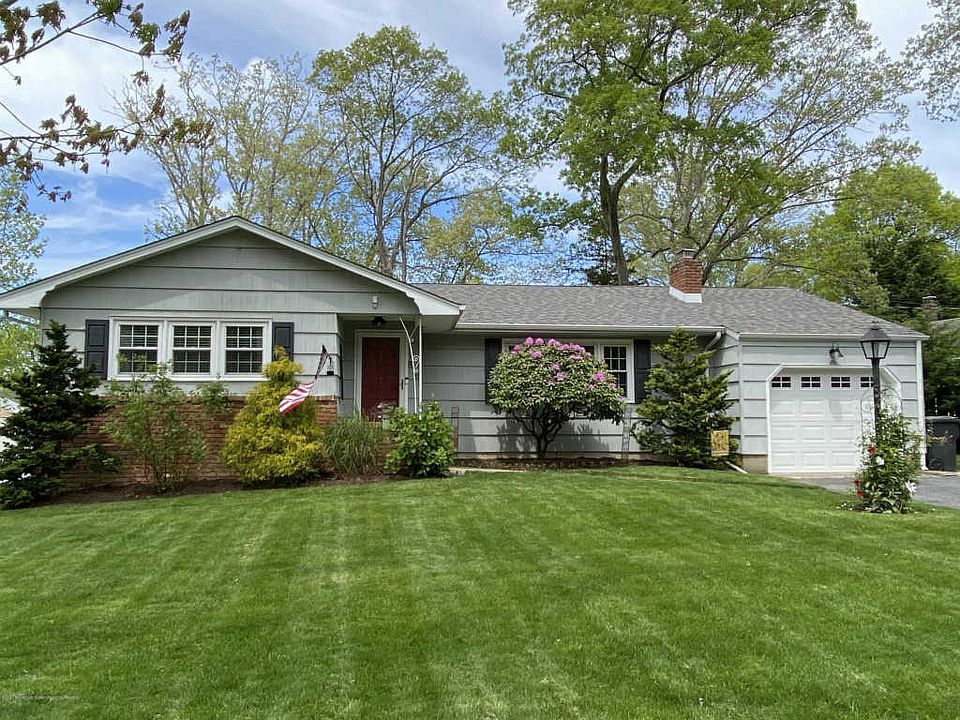 1st image of 876 Medallion Ln
