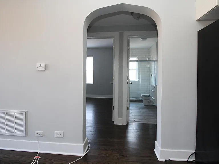 2128 N Sawyer Ave #2E — Photo 6