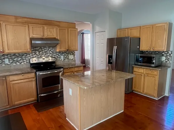 39419 Dorchester Cir, Canton, MI 48188