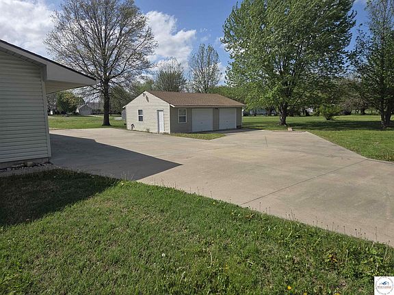 4th image of 129 NW 251st Rd