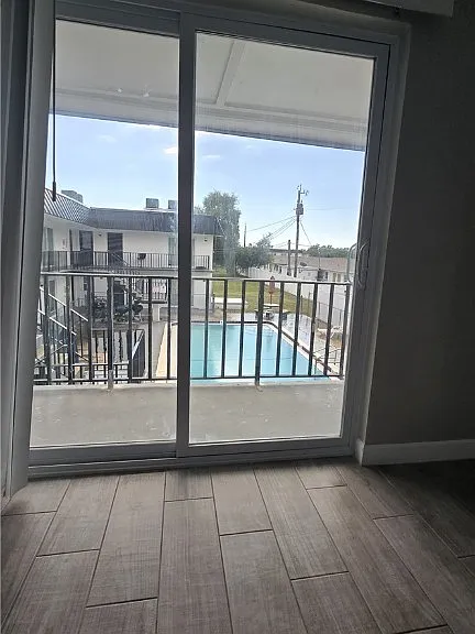 4952 Vincennes St — Photo 1