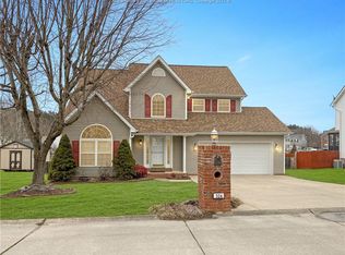 324 Lower Overlook Dr, Hurricane, WV 25526