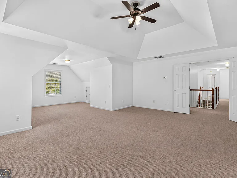 1201 Shelborne Way — Photo 7