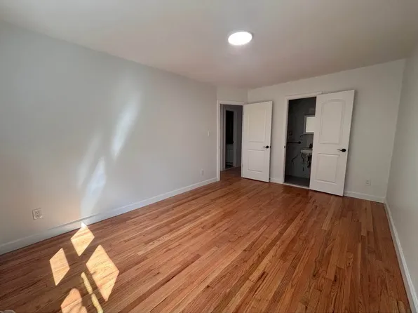 7134 Kissena Blvd #2, Flushing, NY 11367