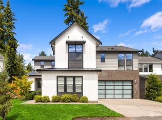 8762 NE Winslow Grove Ct, Bainbridge Island, WA 98110