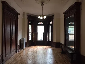 Rented by R New York