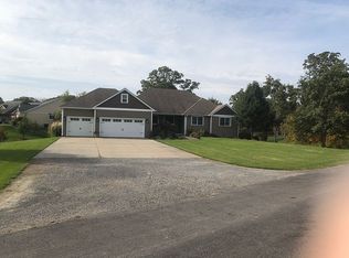 18246 Garnet Rd, Carlinville, IL 62626