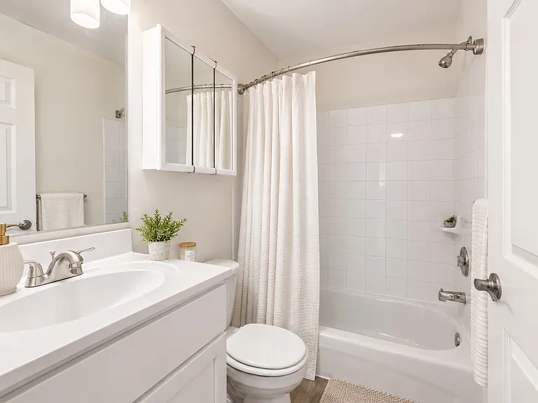 Mews at Annandale Townhomes — Photo 12