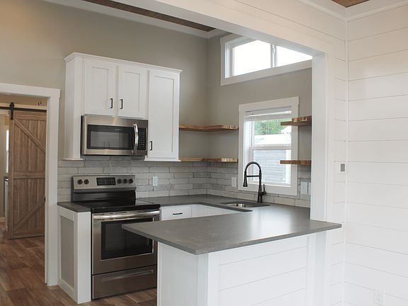 3rd image of 58 Breezy Meadow Ln