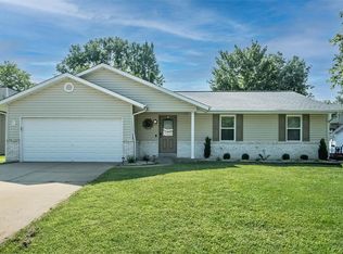 1711 Foxglove Dr, Saint Charles, MO