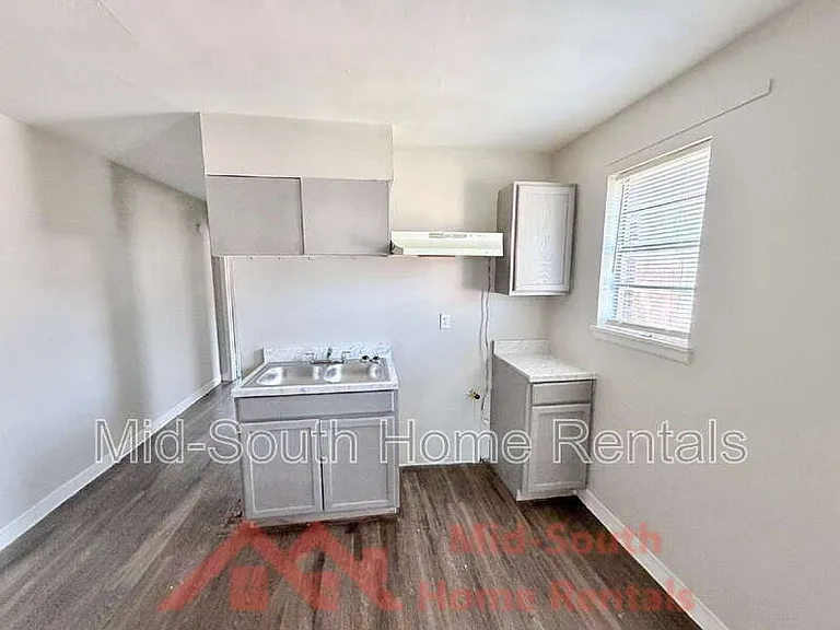 1353 Fairfax St — Photo 6