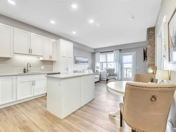 55 N Wolf Hollow Cres SE #415, Calgary, AB T2X 1T8