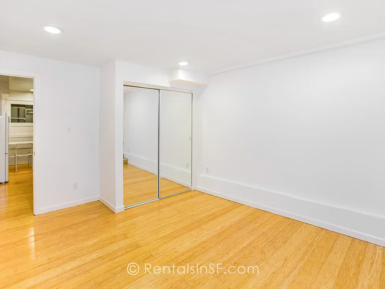 1666 Lombard St #D — Photo 4