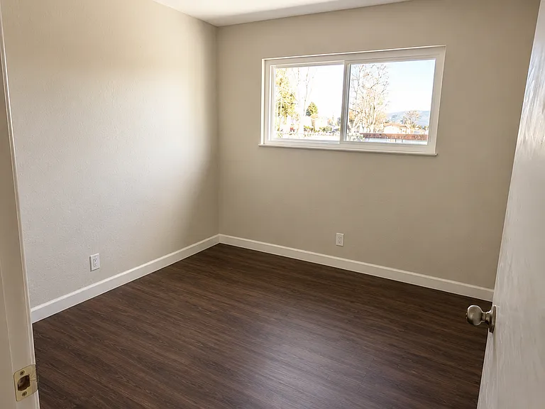 1820 Sherman Dr #B — Photo 2