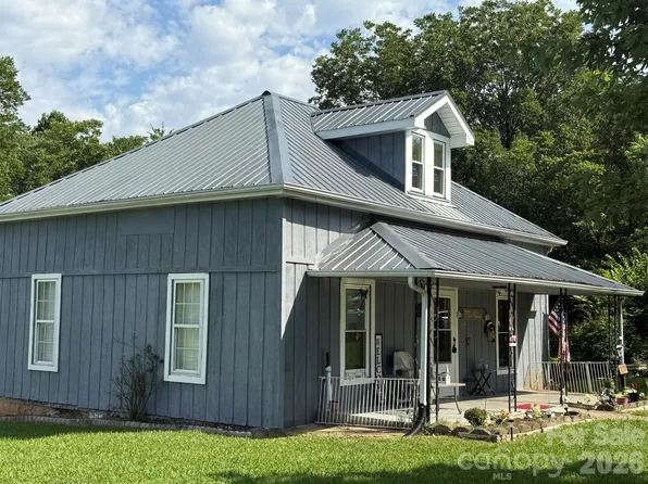 304 Main Ave W, Hildebran, NC 28637