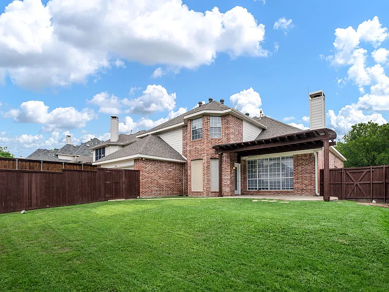 4804 Appleridge Dr — Photo 2