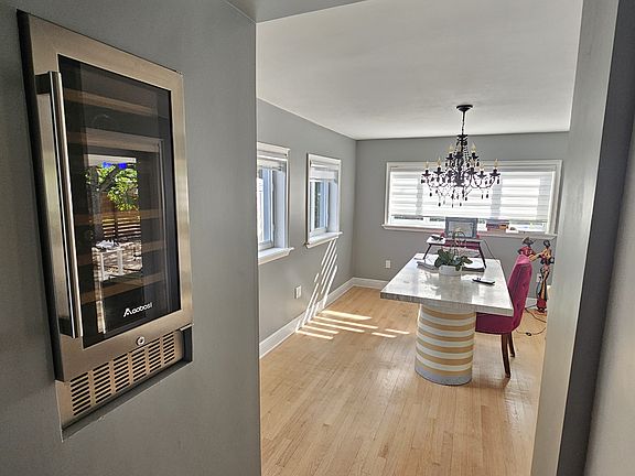 4th image of 218 NW 92nd St