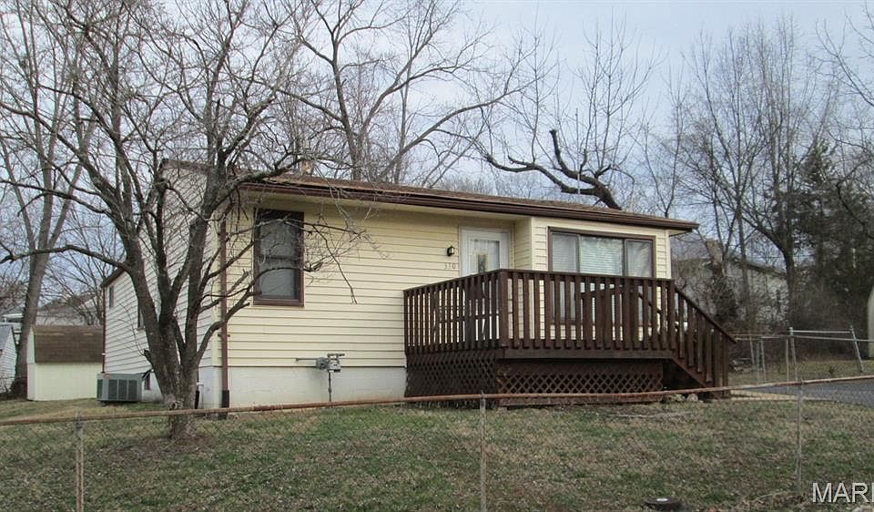 1st image of 330 Young St