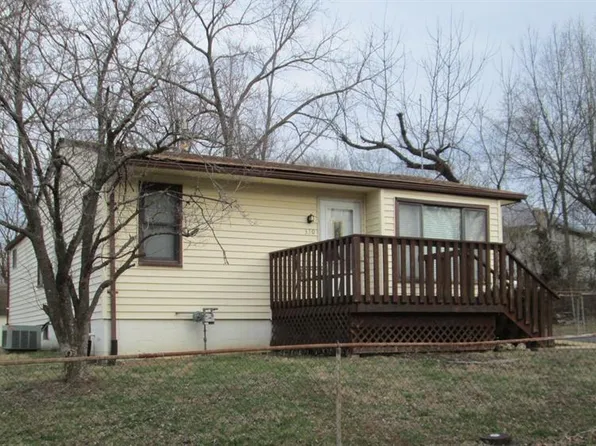 330 Young St, Saint Clair, MO 63077