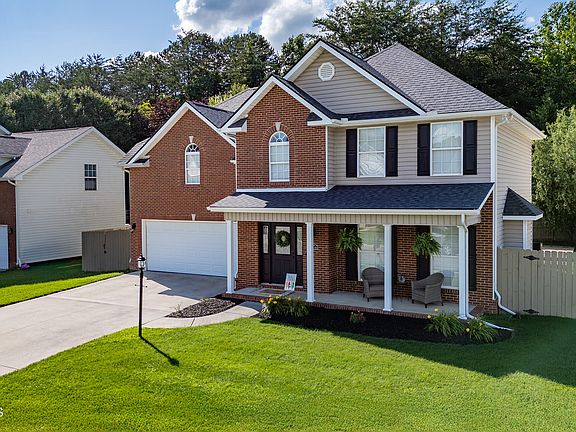 2nd image of 1715 Durham Park Ln
