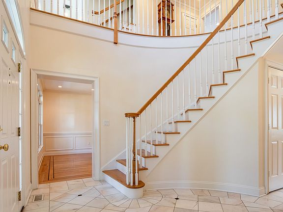 200 Palmer Hill Rd 12 - WEB.jpg