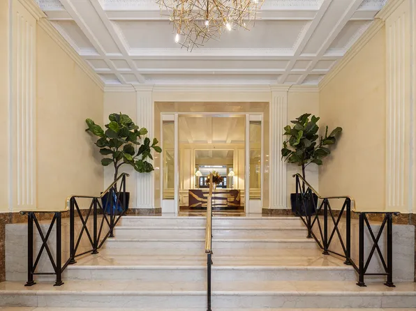 875 Park Avenue image 19 of 24