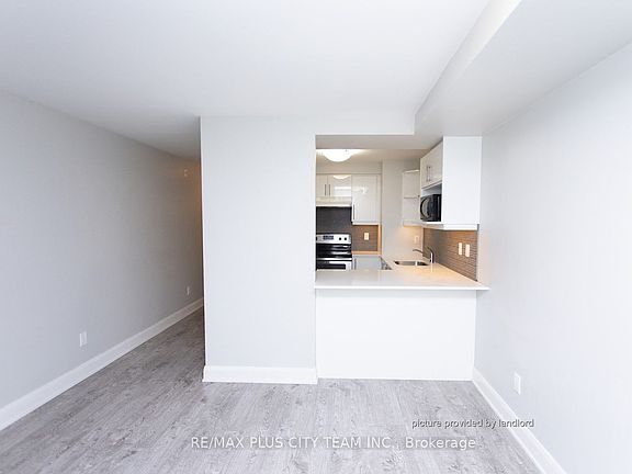 4th image of 686 Bathurst St #L06
