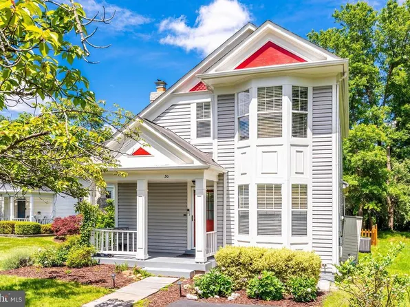 30 Fenton Wood Dr, Sterling, VA 20165