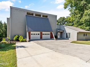 4303 W Cove Dr, Louisville, TN 37777