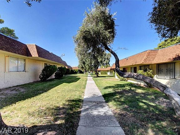 3rd image of 2748 Heritage Cir