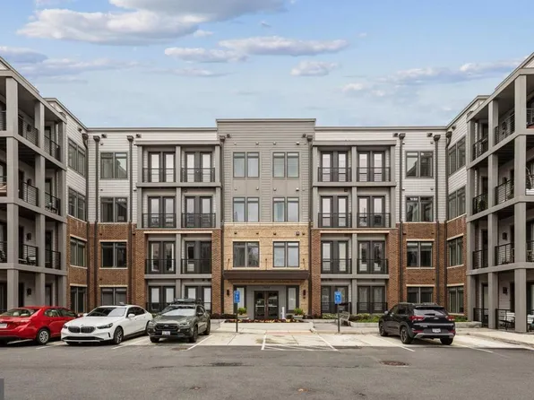 1669 Bandit Loop Unit 101A, Reston, VA 20190