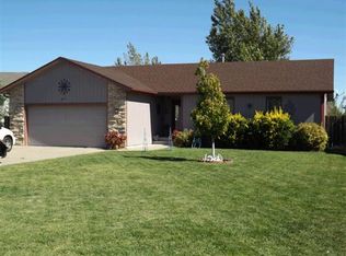 2802 Hennessey Ct, Dodge City, KS 67801