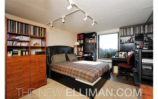 Sold by Douglas Elliman | media 10